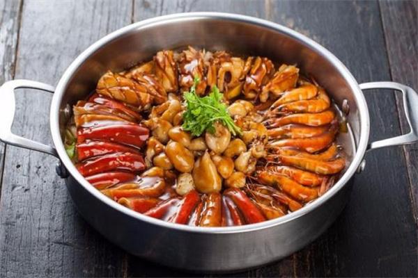 食才美鸡加鱼秘汁焖锅